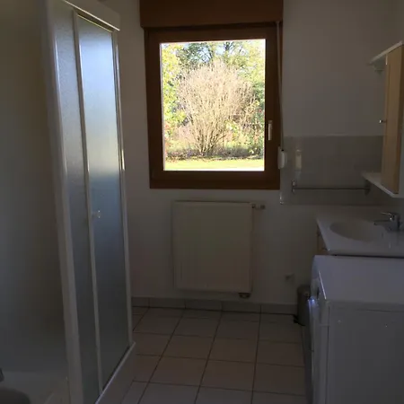بيت للعطل Avec Piscine-terrasse 6 Personnes *